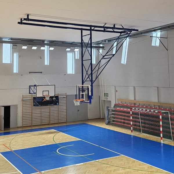 Suspended structure with electric drive for basketball