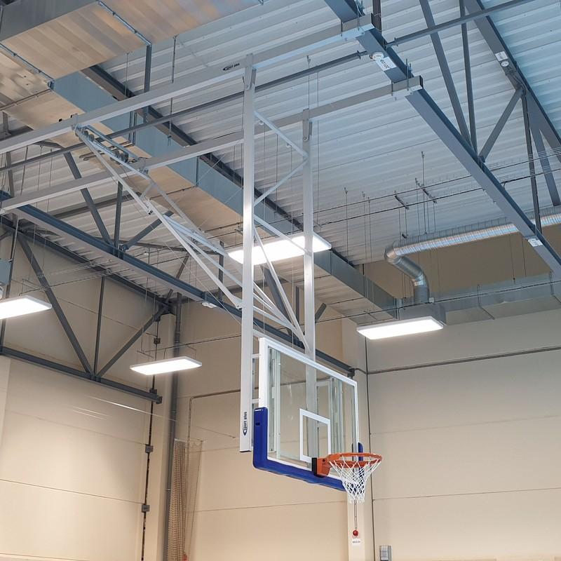 Suspended structure with electric drive for basketball