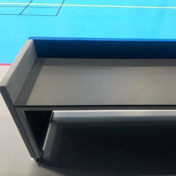 A mobile referee table with dimensions of 200 x 72 x 55 cm (SxHxG), equipped with four casters with a brake