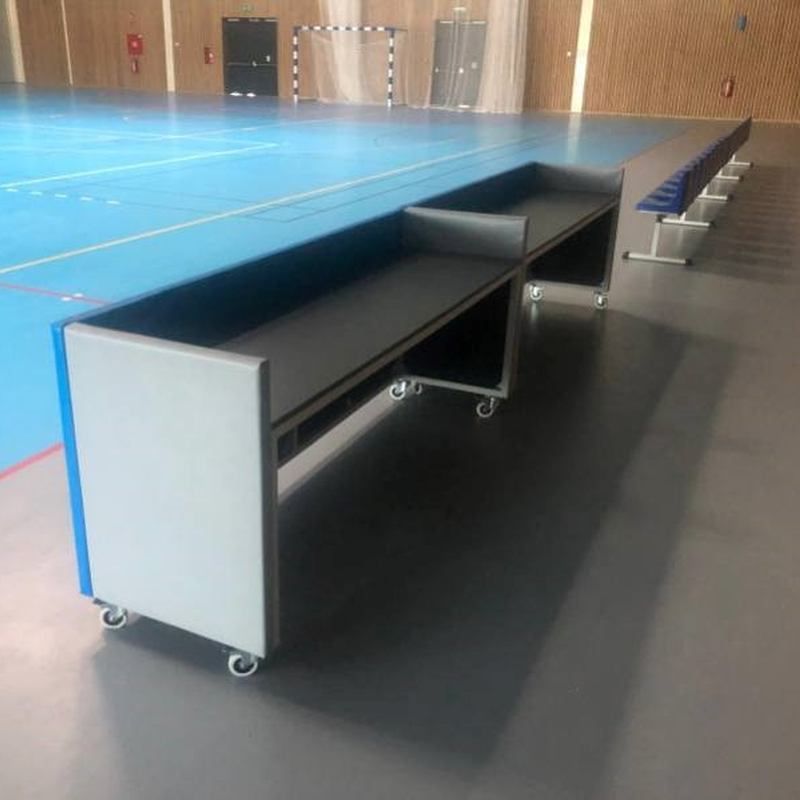A mobile referee table with dimensions of 200 x 72 x 55 cm (SxHxG), equipped with four casters with a brake