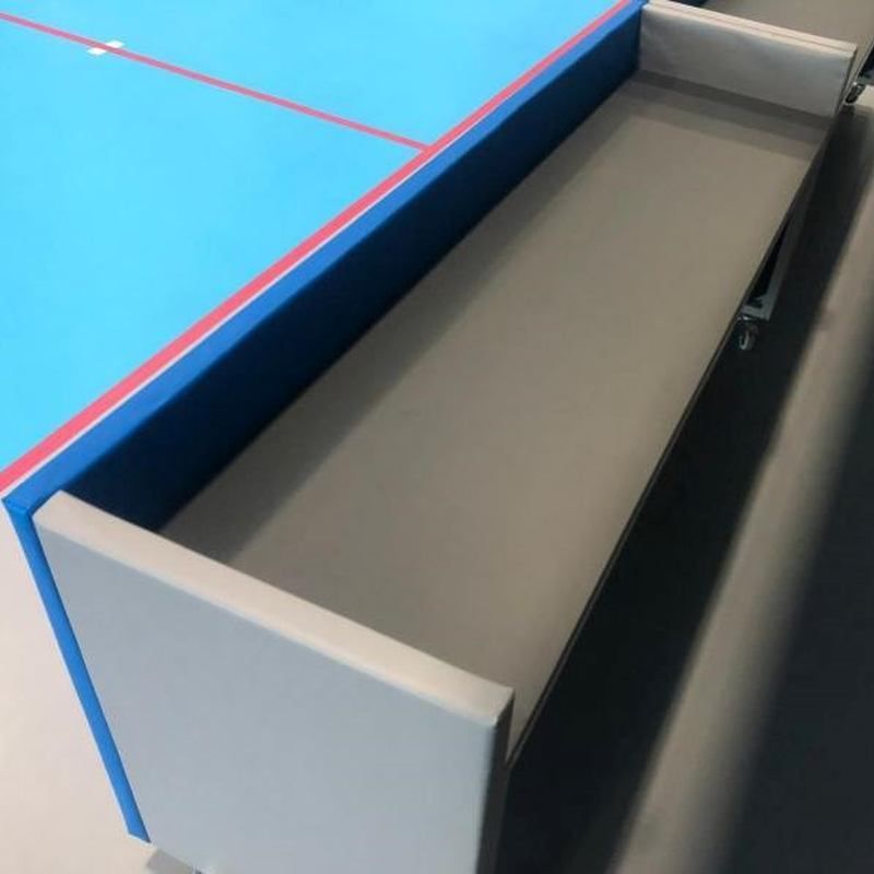 A mobile referee table with dimensions of 200 x 72 x 55 cm (SxHxG), equipped with four casters with a brake