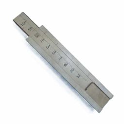 Instrument for measuring the reach jump