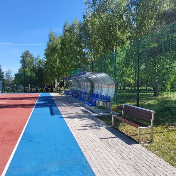 Kabina dwurzędowa dla zawodników rezerwowych