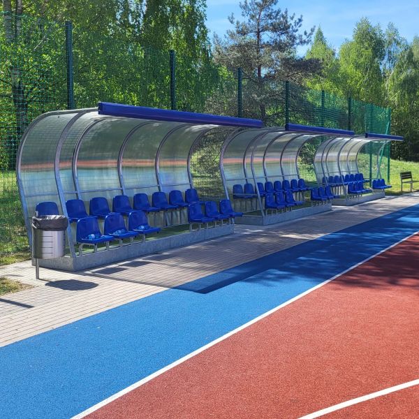 Kabina dwurzędowa dla zawodników rezerwowych