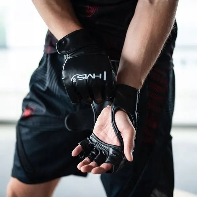 Electronic boxing shield with gloves Nils TB03,